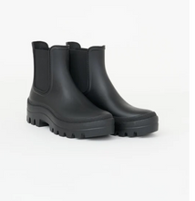 Load image into Gallery viewer, Tanta Prahara Black Boot
