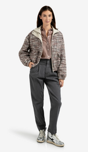 Yasmine Oyster Trousers with pleats and chino pockets