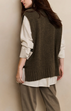 Load image into Gallery viewer, Yasmine Ribbed sleeveless sweater with side buckles
