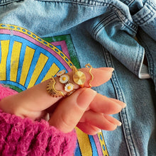 Load image into Gallery viewer, Stainless steel minimalist wave ring - gold
