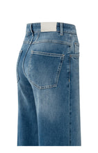 Load image into Gallery viewer, Loose fit jeans with high waist and wide legs (L32)
